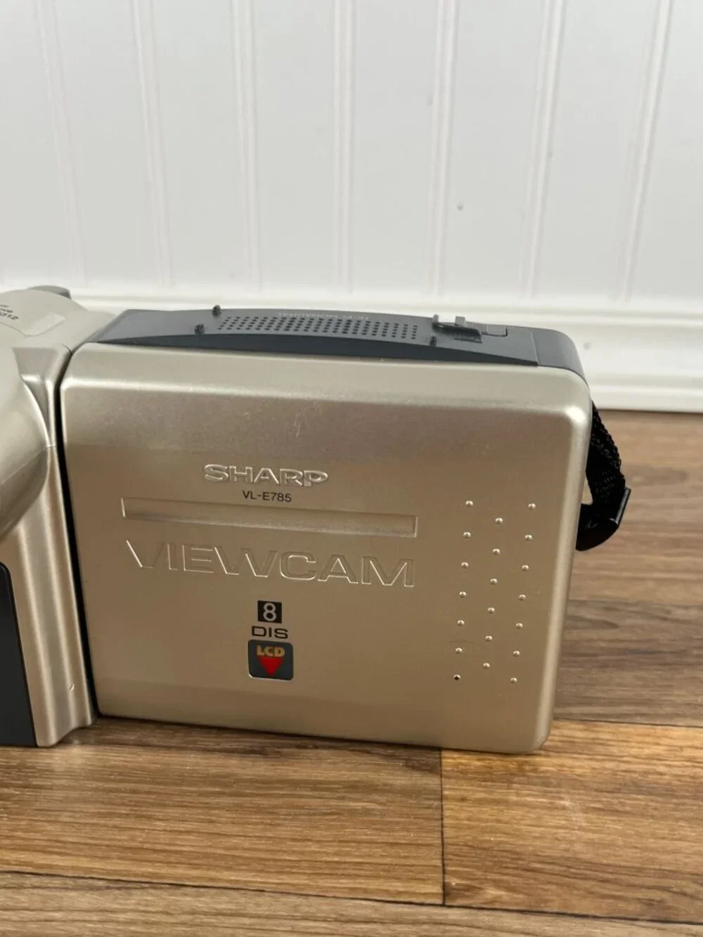 Sharp VL-E785 Viewcam Camcorder Camera & Accessories Tapes TESTED NO BATTERY CHA